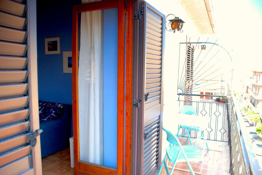 Apartamento Casa Maccers Giardini-Naxos Habitación foto